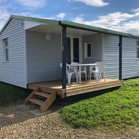 Chalet 1 度假居 *